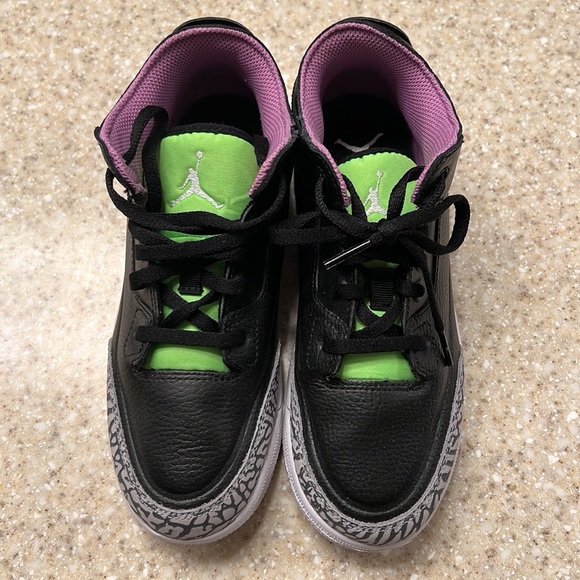 Little Kid's Jordan 3 Retro SE Black/White-Electric Green Size 3y. - Picture 2 of 5